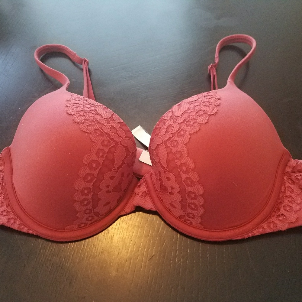 Victoria Secret NWT bra... 34C